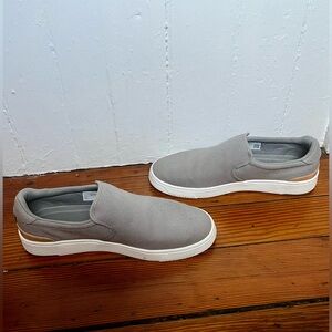 TOMS - Men’s Travel (TRVL) Lite Grey Canvas Slip-Ons — Size: 11.5 Like New!